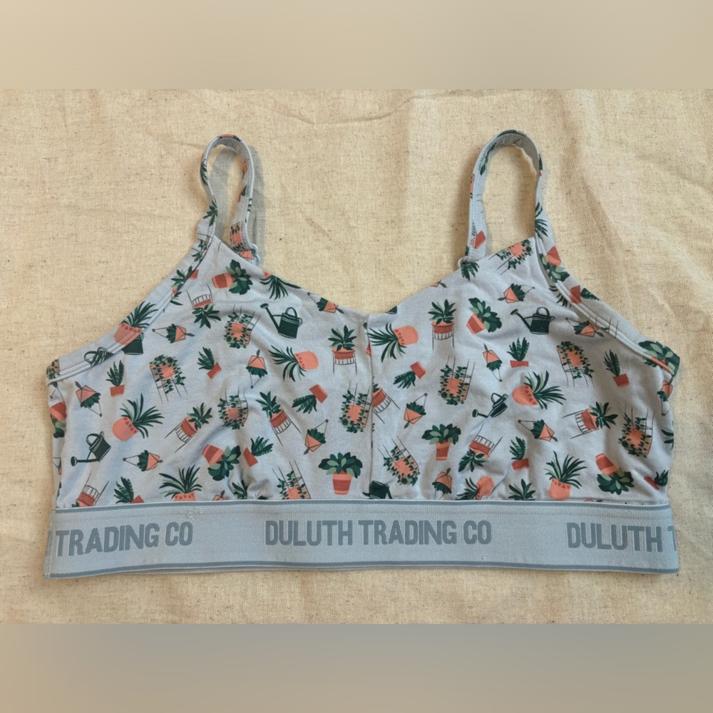 Duluth Trading Company - Size M - light blue with plant pattern